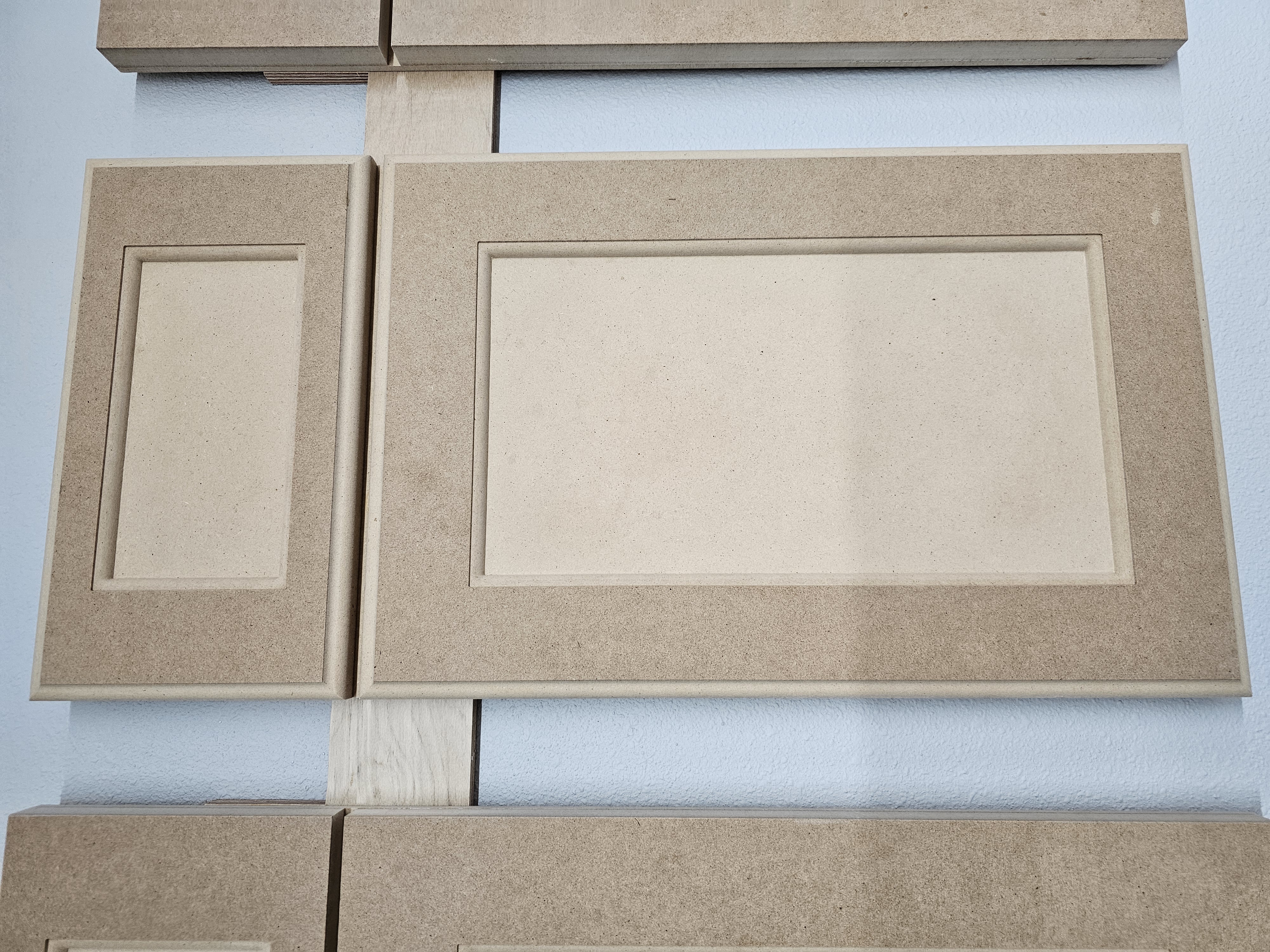 Paint grade flat panel cabinet door profile with door edge
